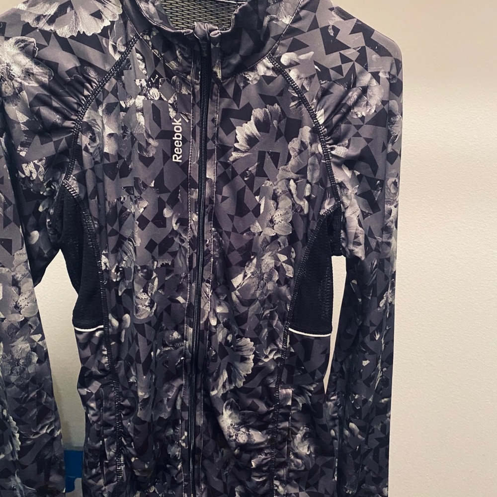 Women’s light workout jacket